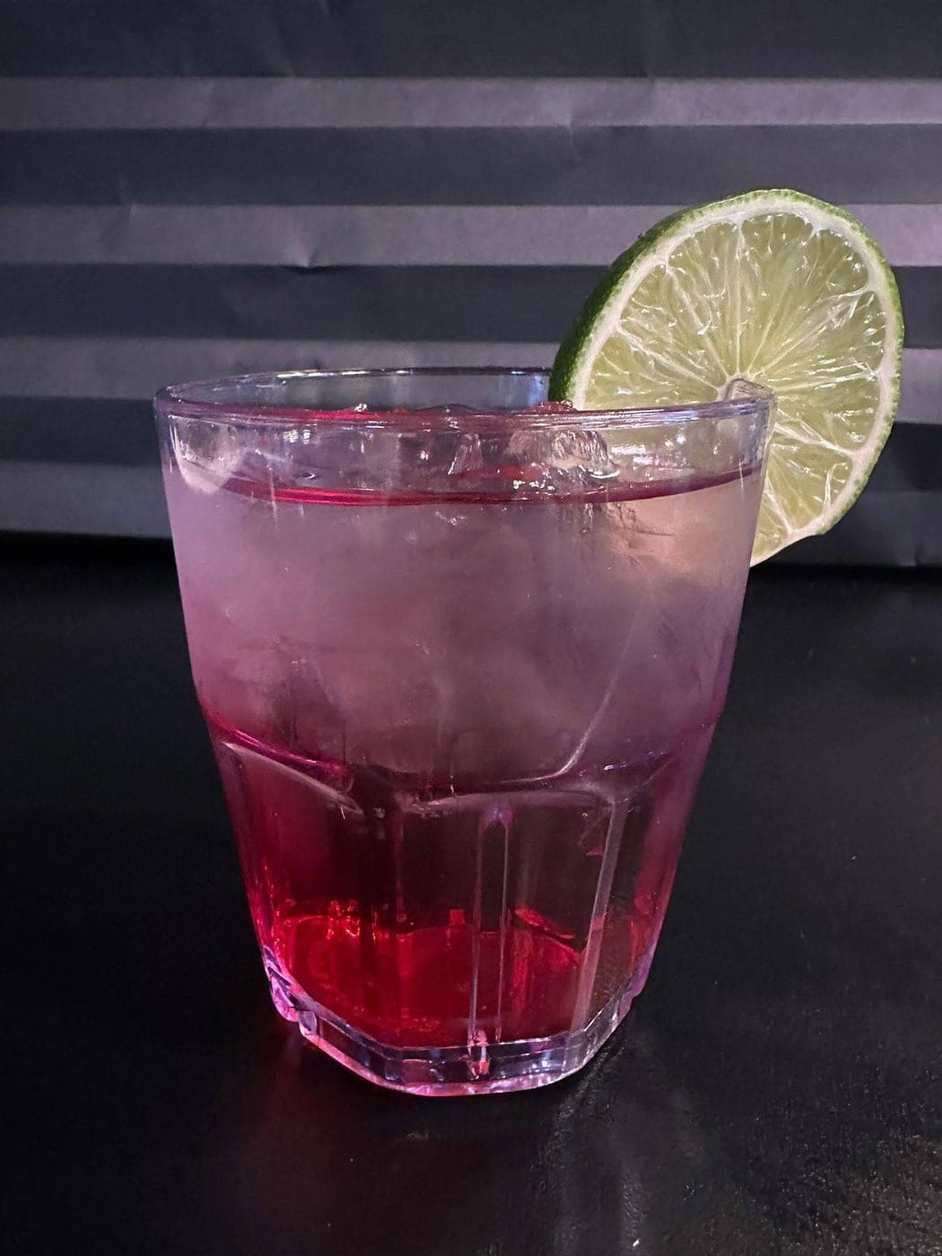 Berry cocktail with lime