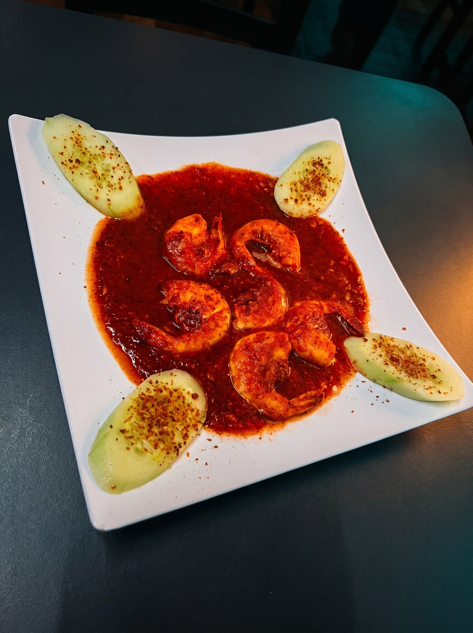 Camarones en salsa de chile rojo