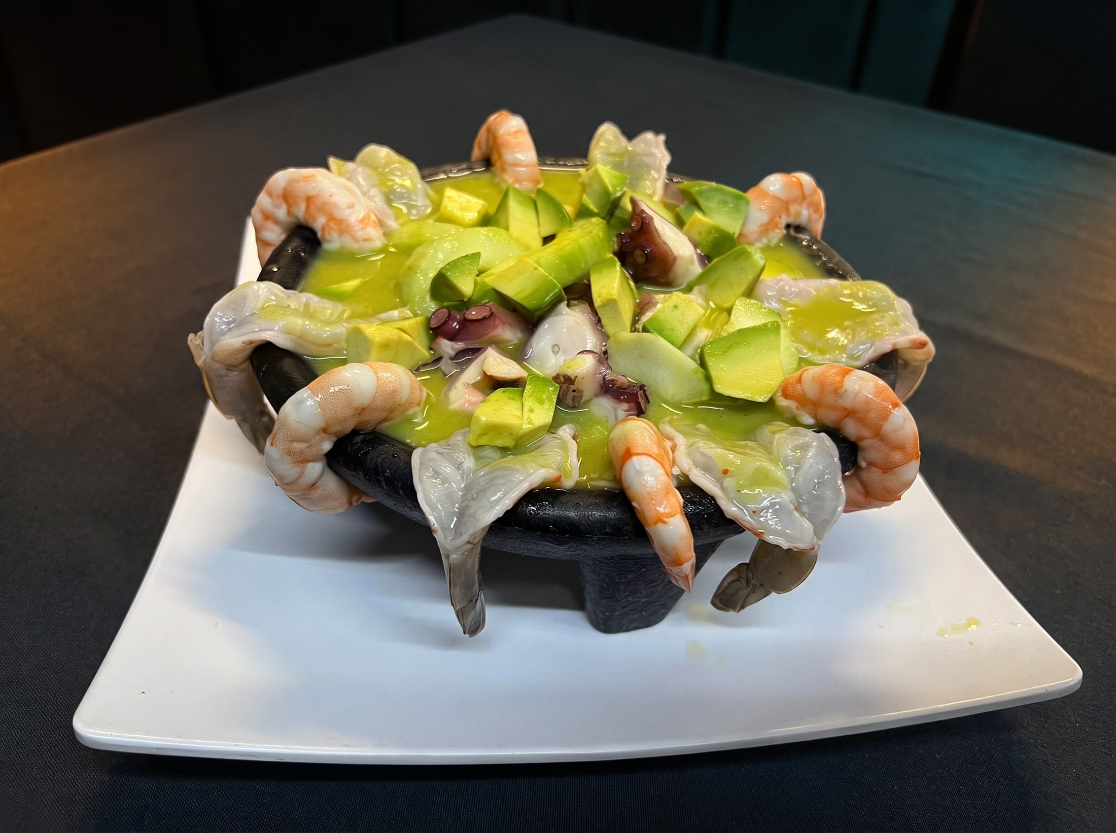 Botana de mariscos con aguacate