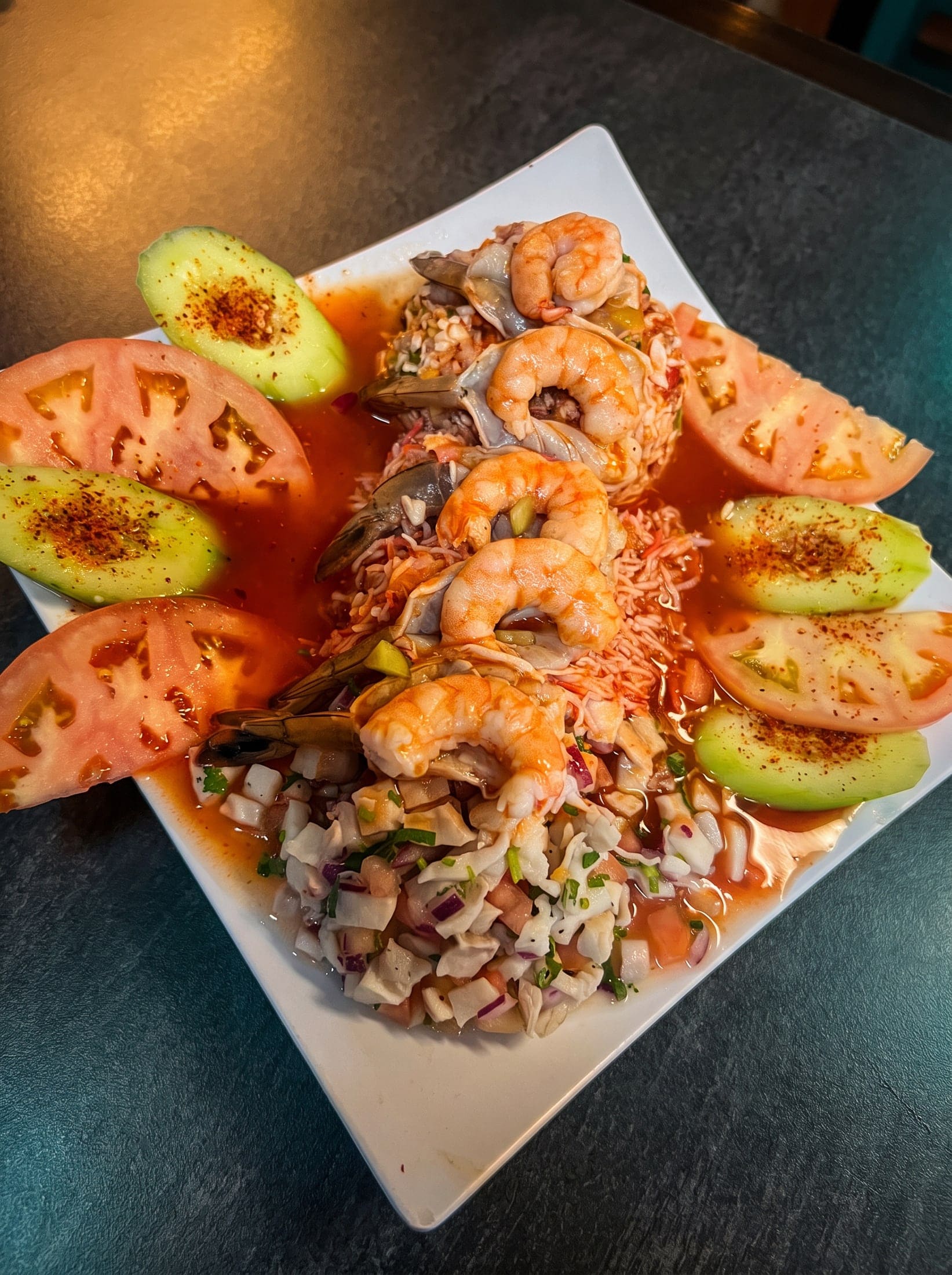 Platón de mariscos El Pirata